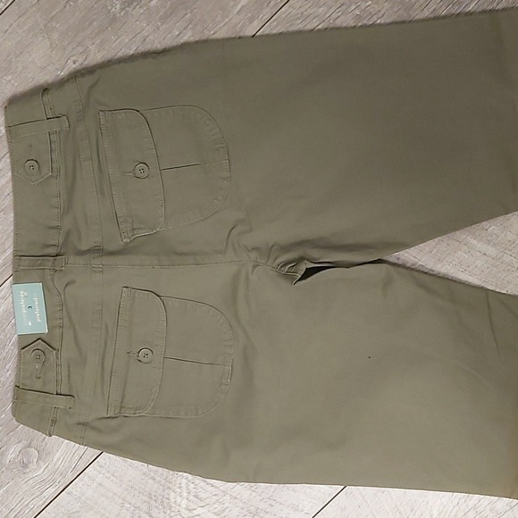 ๐๏ธ Reitmans Bootcut Olive Green Slacks - Picture 3 of 8